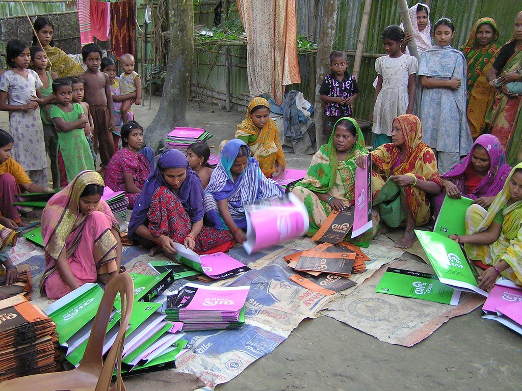 Women Entrepreneurs on Social Media: A Digital Revolution