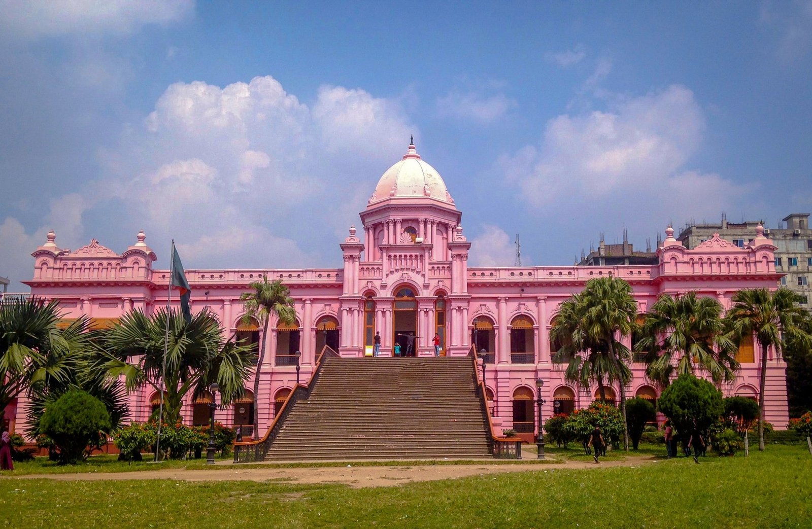 Ahsan Manzil: The Pink Palace That Defines Dhaka’s Royal Heritage