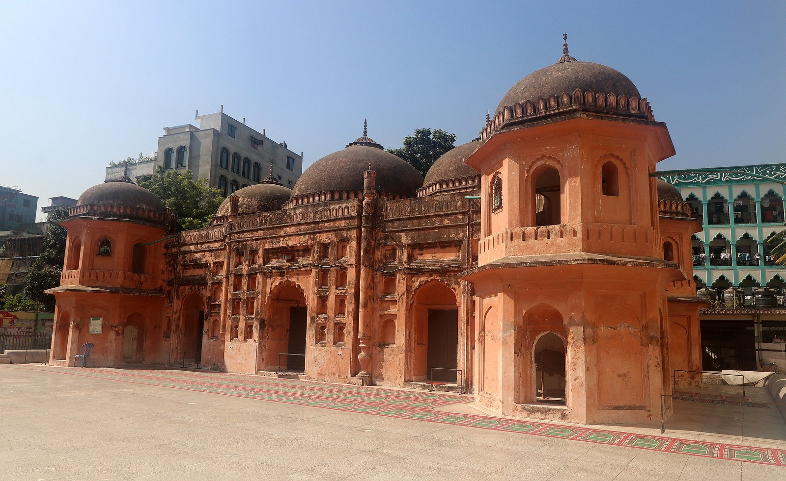 Saat Gumbuj Mosque: A 17th-Century Mughal Gem in Dhaka