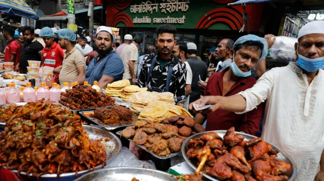 Chawkbazar Iftar Market: The 400-Year-Old Ramadan Food Tradition Still Thriving in Dhaka