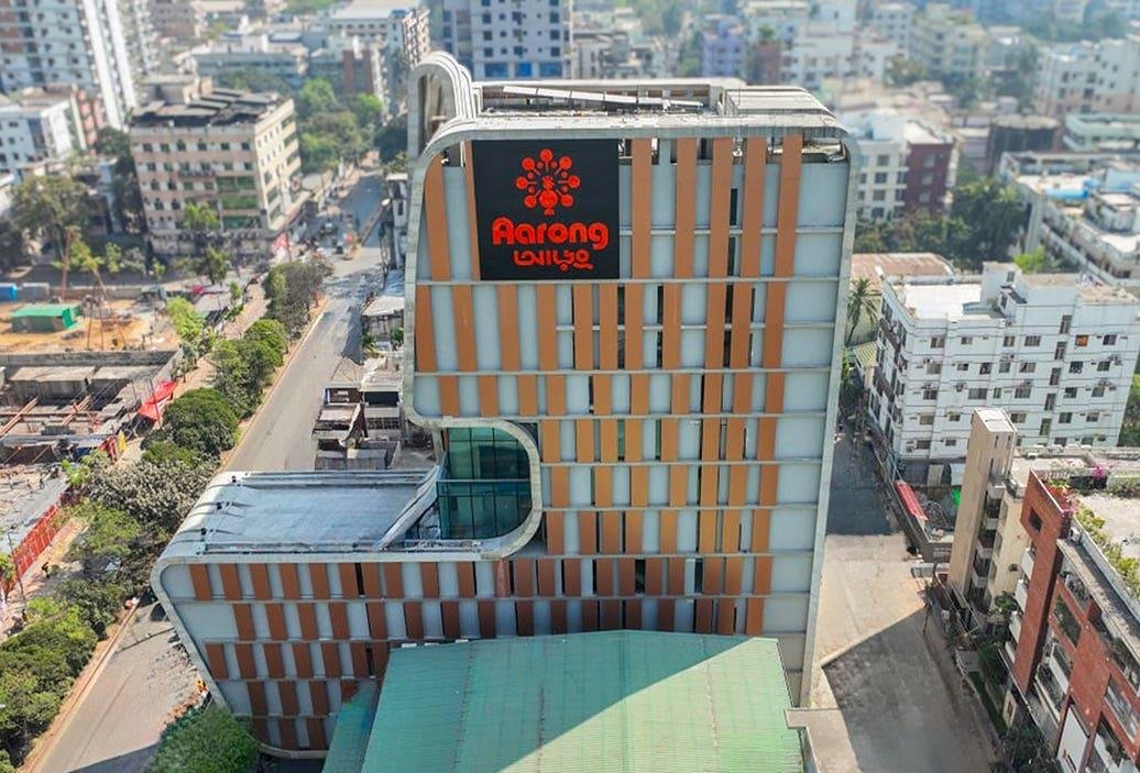 Aarong’s Dhanmondi Outlet Recognised as World’s Largest Craft Store by Guinness World Records