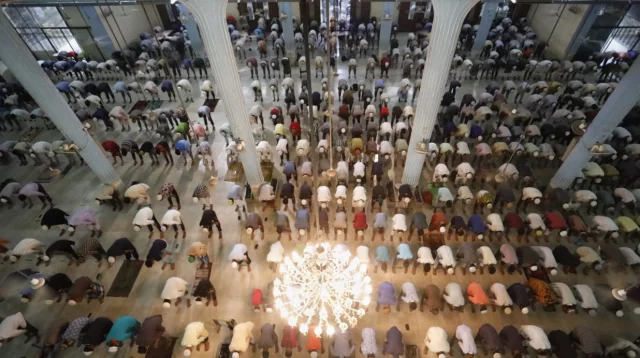 Shab e Qadr in Bangladesh: Prayers, Charity, Spiritual Devotion
